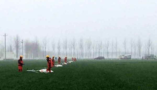 謝伏瞻省長(cháng)漯河調研觀(guān)看安陽(yáng)全豐航空植保智能懸浮植保機現場(chǎng)演示